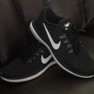 Nike flex 2017 Run Size 8